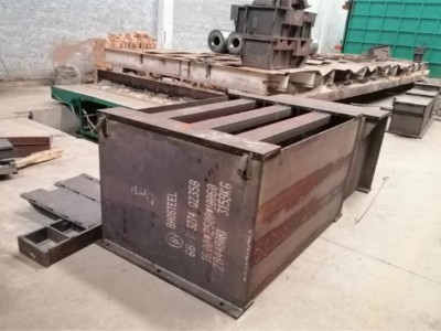特大型打砂設(shè)備，對(duì)所有特大型金屬件表面打砂清除表面雜質(zhì)